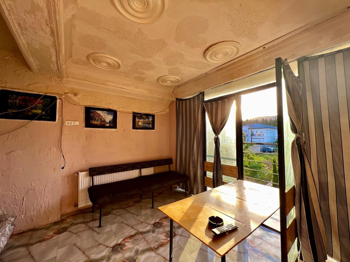 Smile Guesthouse Tbilisi Exterior photo
